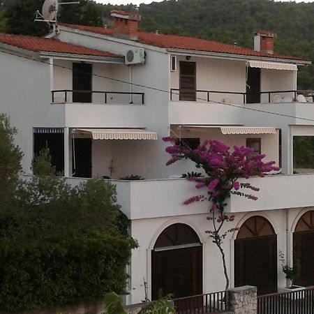 Apartments Villa Zvonimir Slatine Ruang foto